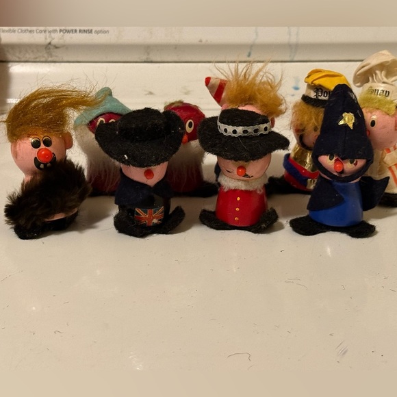 Lot of 9 Kellogg’s vintage cereal premium toys 1970s collectibles wood and felt - Picture 11 of 12